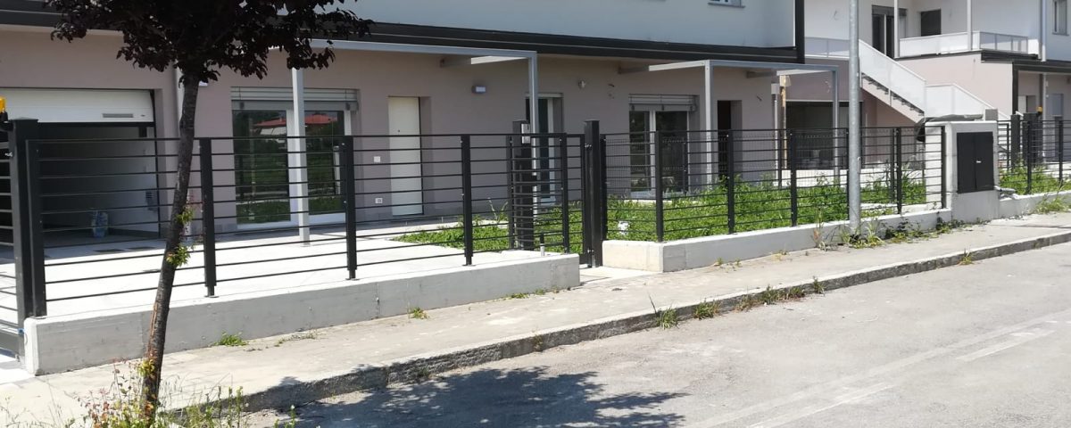cmc recinzioni-cantiere Bolgare-Recinzione modello village